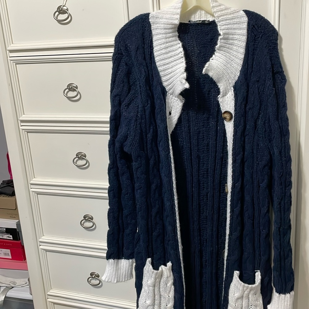Lily Womens long sweater cardigan size 1XL